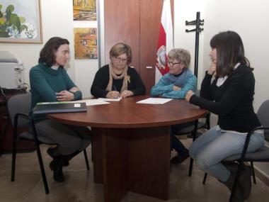 Signatura conveni col.laboració amb el Casal de la Pau- S'Altra Senalla de Manacor